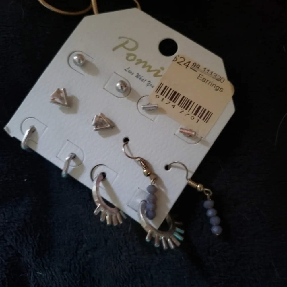 Bundle 14 Pomina‎ earrings